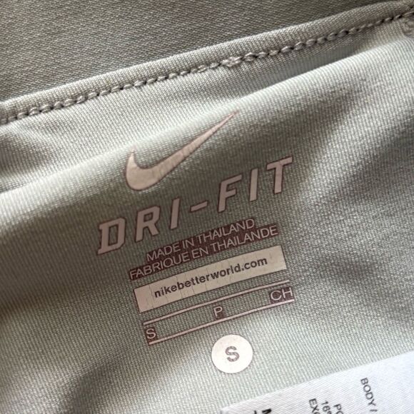 Nike Shorts Dri Fit Netted Stretchy Spandex Underneath Womens Size Small - Picture 5 of 6